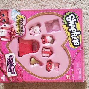 Brand new never used Shopkins in the original packaging❣💕